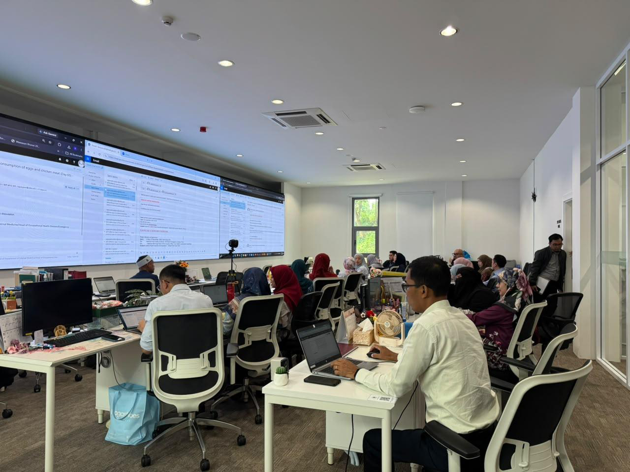 Participants in IHR Exercise Crystal 2026 discuss information and next steps